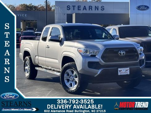 Used 2017 Toyota Tacoma SR image 1