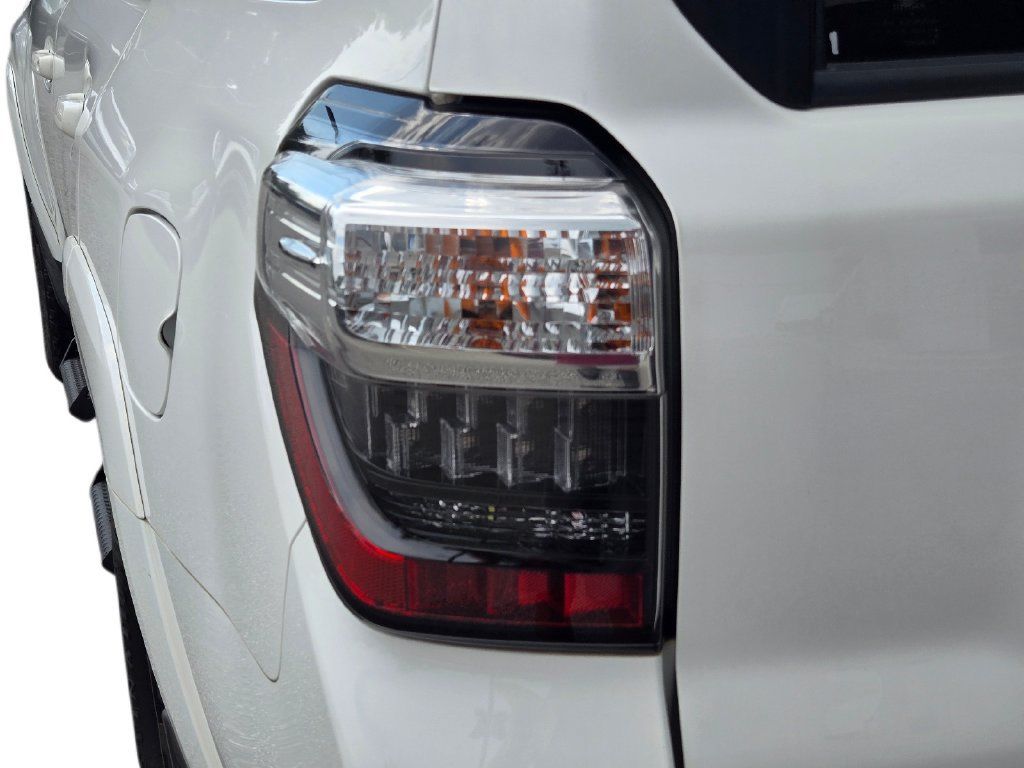 Used 2018 Toyota 4Runner SR5 Premium AWD/4WD image 11