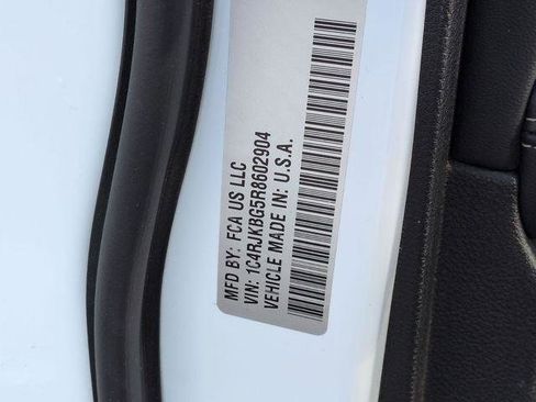 Certified 2024 Jeep Grand Cherokee L Limited w/ Luxury Tech Group II image 34