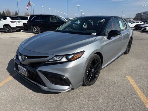 Used 2022 Toyota Camry XSE w/ Navigation Upgrade Package image 8