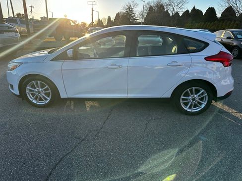 Used 2015 Ford Focus SE image 2