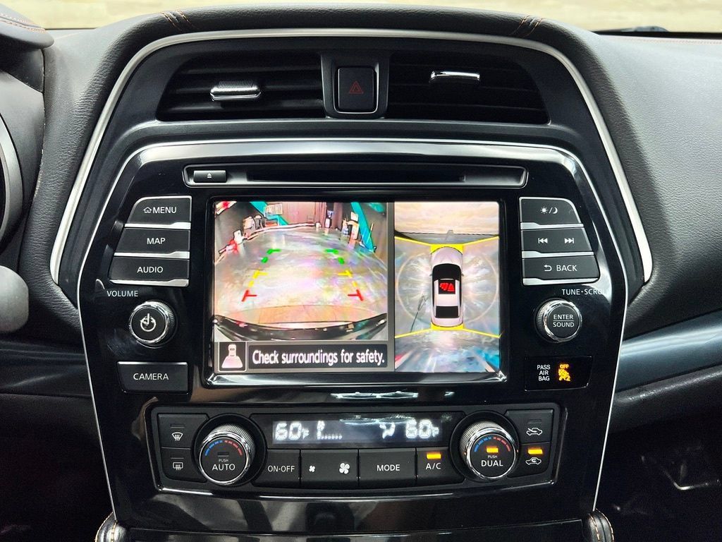 Used 2022 Nissan Maxima SR w/ Sport Mat Group FWD image 15