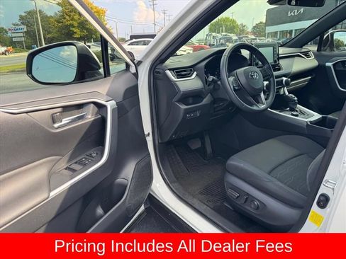 Used 2022 Toyota RAV4 SE AWD/4WD image 14