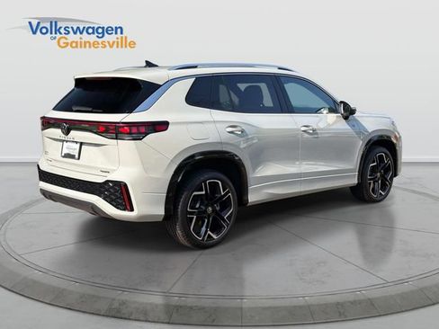 New 2026 Volkswagen Tiguan SEL R-Line AWD/4WD image 4