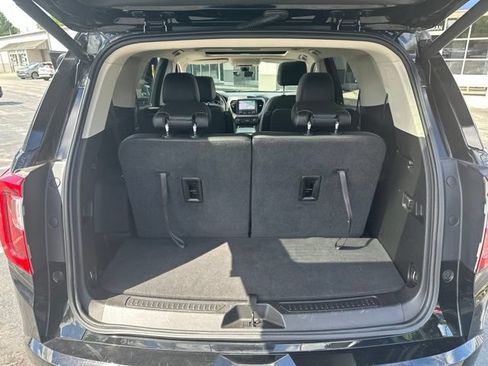 Used 2022 GMC Acadia Denali w/ Denali Ultimate Package AWD/4WD image 17