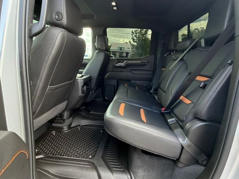 Used 2022 GMC Sierra 1500 AT4 w/ AT4 Premium Package AWD/4WD image 15