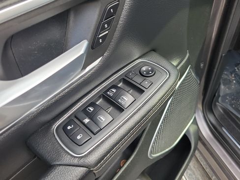 Used 2019 RAM 1500 Laramie AWD/4WD image 20