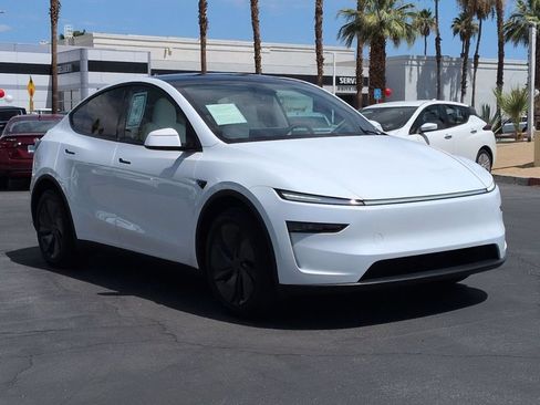 Used 2026 Tesla Model Y 2WD image 6