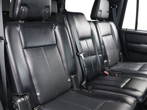 Used 2015 Ford Expedition XLT w/ Equipment Group 202A image 28