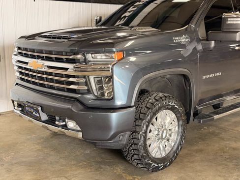 Used 2020 Chevrolet Silverado 3500 High Country AWD/4WD image 3