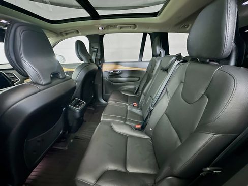 Used 2022 Volvo XC90 T5 Momentum w/ Advanced Package image 29