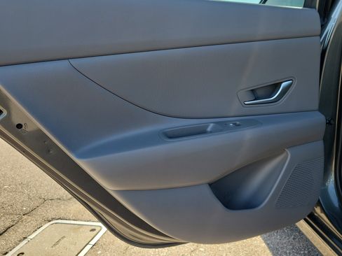 Used 2024 Hyundai Elantra SEL image 8