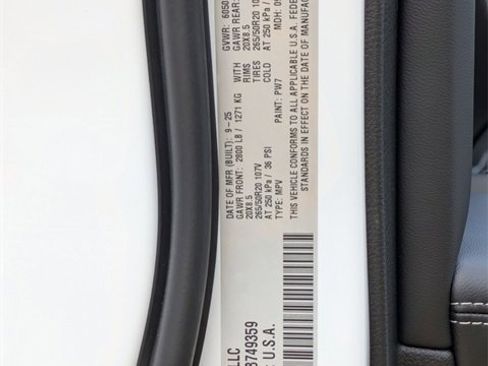 New 2025 Jeep Grand Cherokee Limited w/ Black Appearance Package image 33