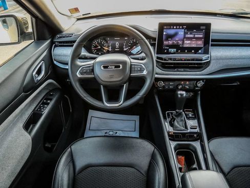 Used 2024 Jeep Compass Latitude AWD/4WD image 28