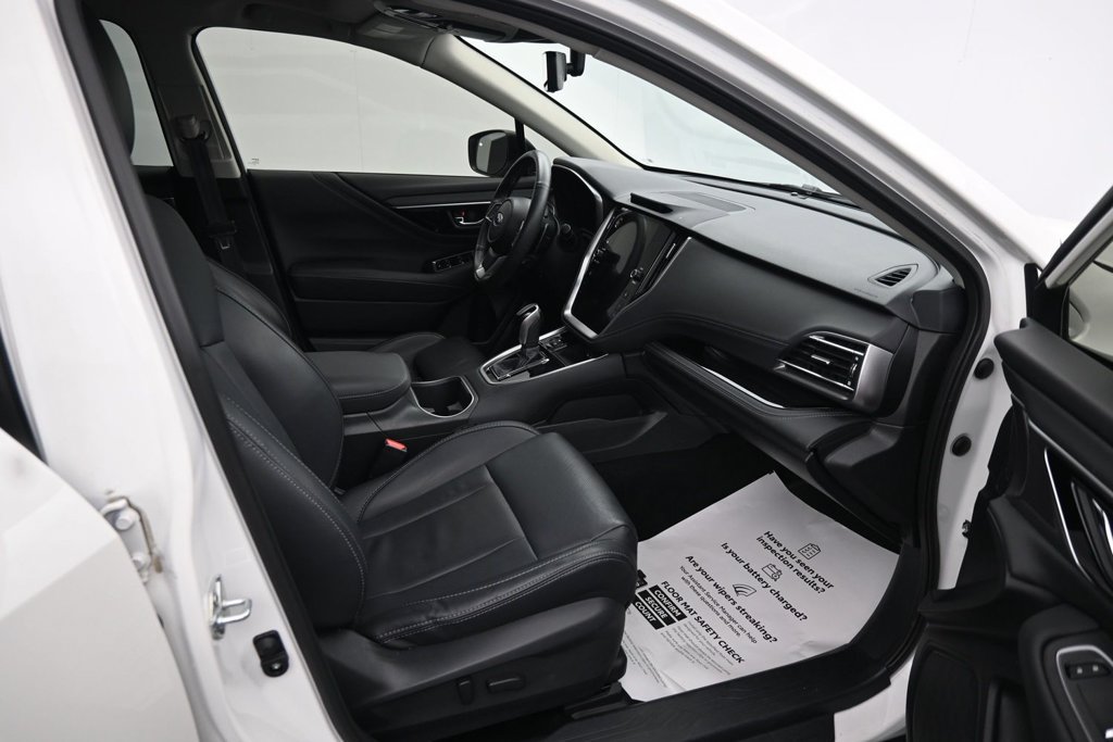 Used 2025 Subaru Outback Limited AWD/4WD image 12