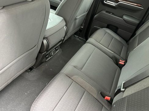 New 2025 GMC Sierra 1500 SLE AWD/4WD image 9
