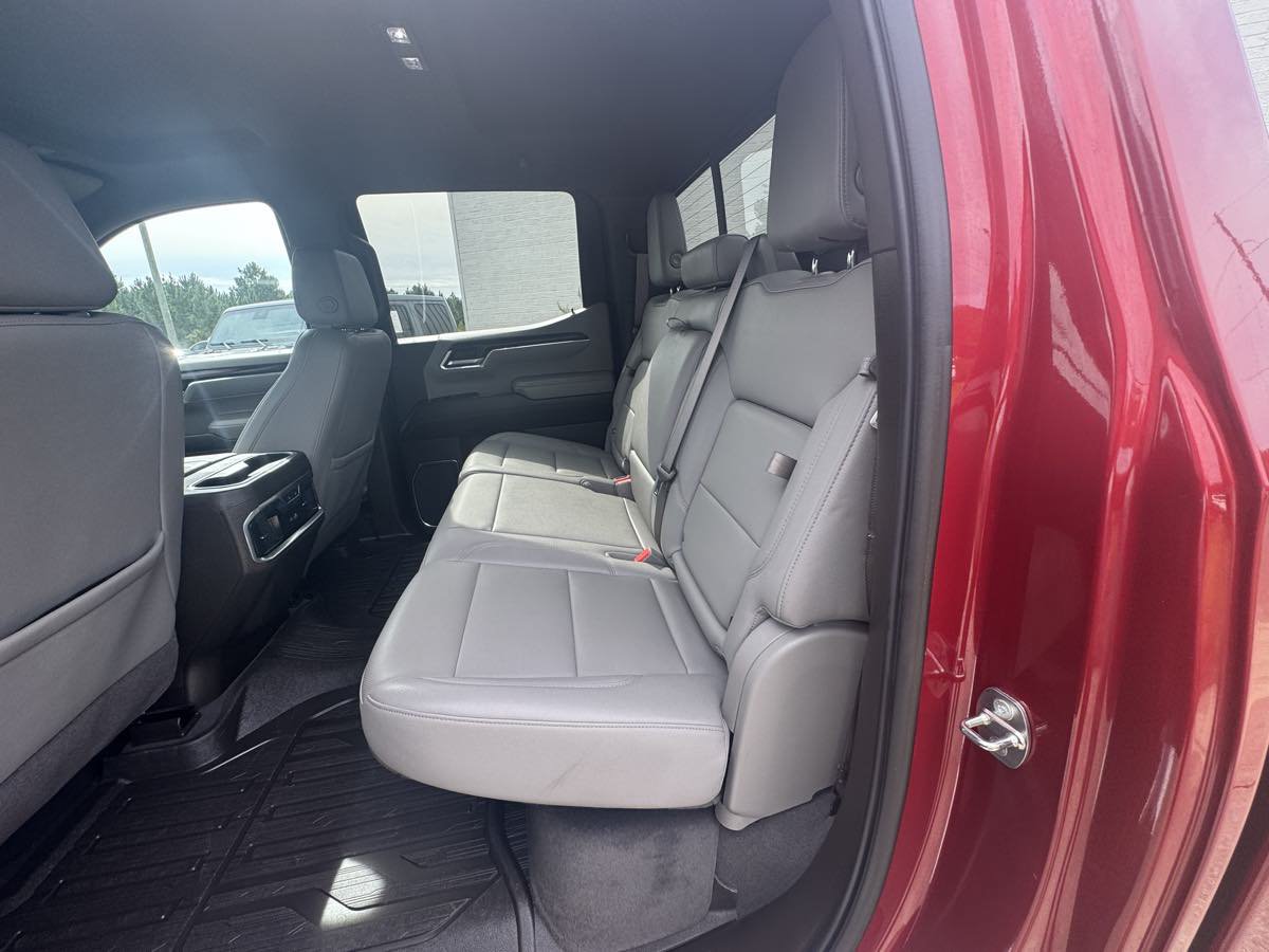 Used 2024 GMC Sierra 1500 SLT w/ SLT Premium Plus Package AWD/4WD image 8