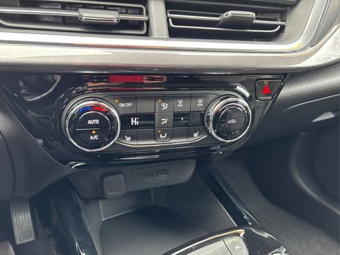 Used 2025 Chevrolet Trax ACTIV w/ Driver Confidence Package image 28