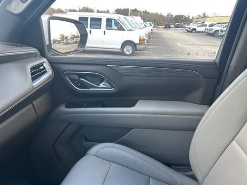 Used 2022 GMC Yukon SLT w/ SLT Luxury Package image 26