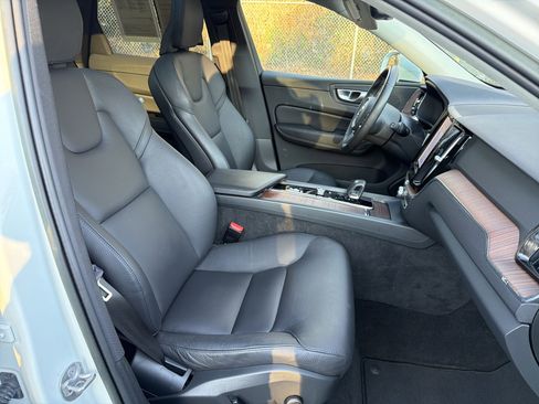 Certified 2023 Volvo XC60 B5 Plus w/ Protection Package image 35