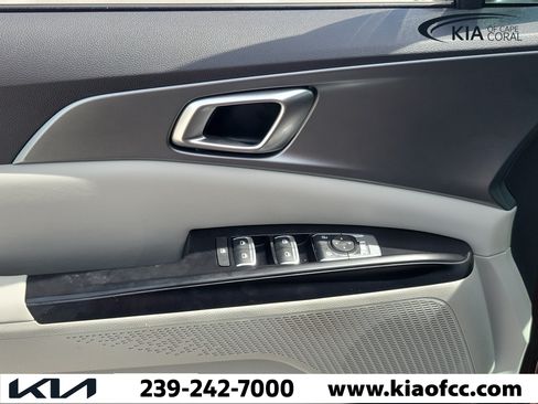 Used 2024 Kia Carnival LX FWD image 24