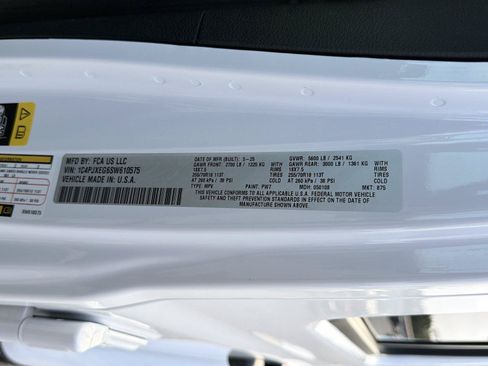 Used 2025 Jeep Wrangler Unlimited Sahara AWD/4WD image 32