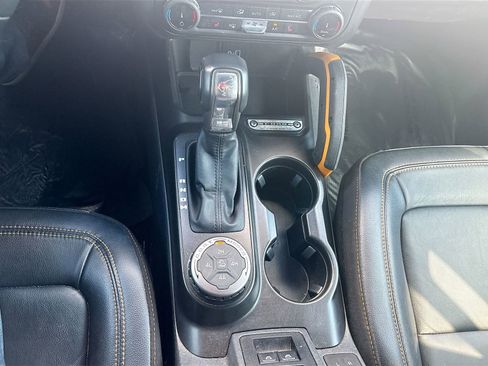 Used 2022 Ford Bronco Badlands w/ Sasquatch Package image 17