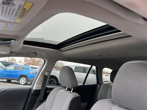 Used 2023 Subaru Outback Premium image 9