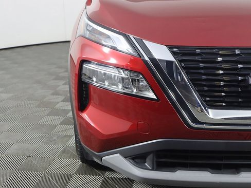 Used 2023 Nissan Rogue SV image 11