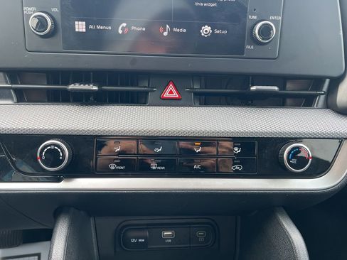 Used 2025 Kia Sportage LX image 20