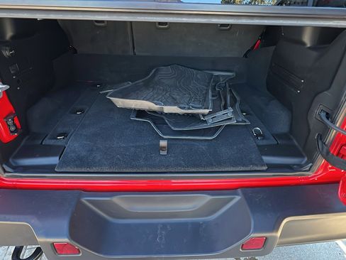 Used 2025 Jeep Wrangler Willys image 13