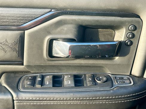 Used 2024 RAM 2500 Limited image 18