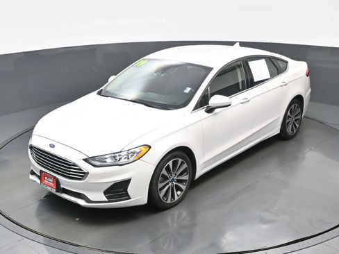 Used 2019 Ford Fusion SE image 33