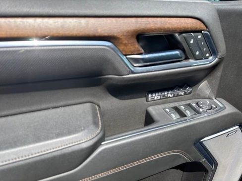 Used 2024 Chevrolet Silverado 1500 High Country AWD/4WD image 9