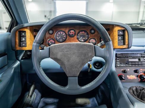 Used 1988 Lotus Esprit Turbo image 12