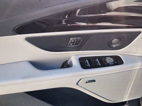 New 2026 Lincoln Nautilus Reserve AWD/4WD image 9