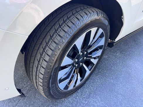 Used 2025 Ford Expedition Max Platinum w/ Driver's Package image 5