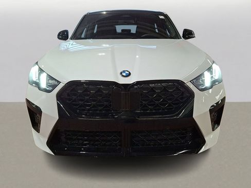 New 2026 BMW X2 xDrive28i w/ M Sport Package AWD/4WD image 2