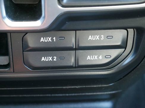 Used 2019 Jeep Wrangler Unlimited Sahara w/ Quick Order Package 24M Moab image 22