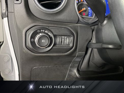 Used 2019 Jeep Wrangler Unlimited Sahara w/ Quick Order Package 24M Moab AWD/4WD image 25
