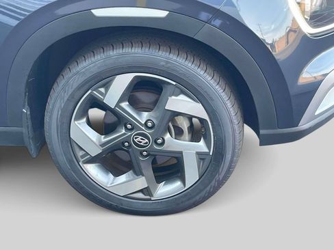 Certified 2023 Hyundai Venue Limited FWD image 9