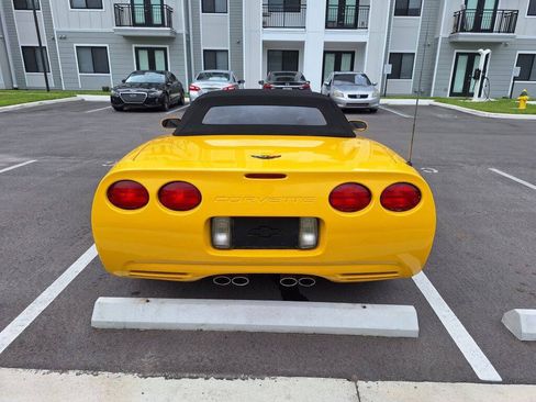 Used 2001 Chevrolet Corvette Convertible w/ Preferred Equipment Group2 RWD image 15