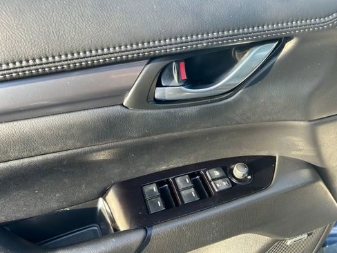 Used 2019 MAZDA CX-5 Touring image 12