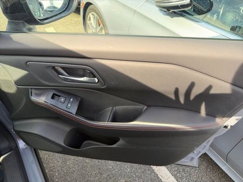 Used 2025 Nissan Rogue SV image 29