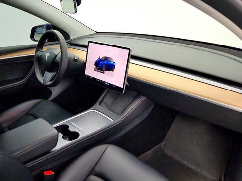 Used 2023 Tesla Model Y Long Range image 30