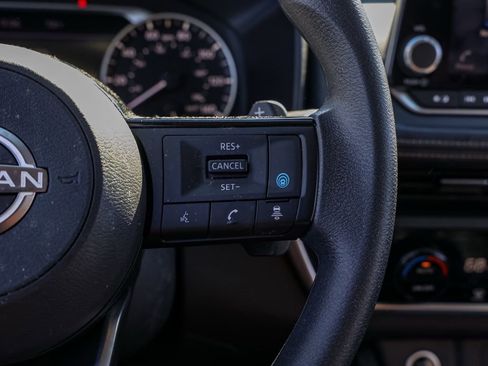 Used 2023 Nissan Rogue SV image 27