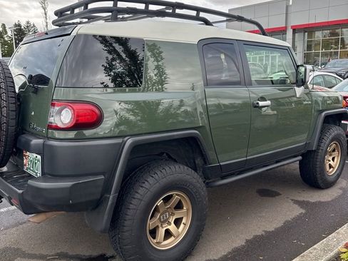 Used 2014 Toyota FJ Cruiser 4WD w/ Convenience Package image 3