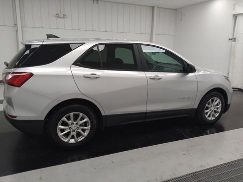 Used 2021 Chevrolet Equinox LS w/ LS Convenience Package FWD image 10