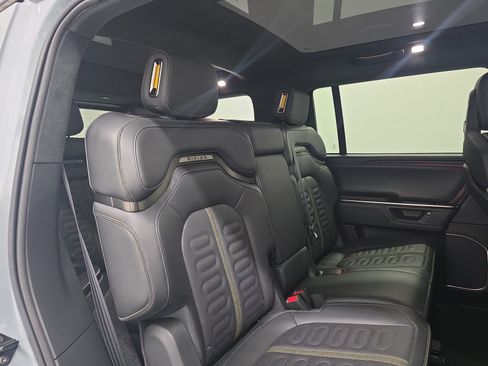 Used 2025 Rivian R1S Adventure Dual AWD/4WD image 23