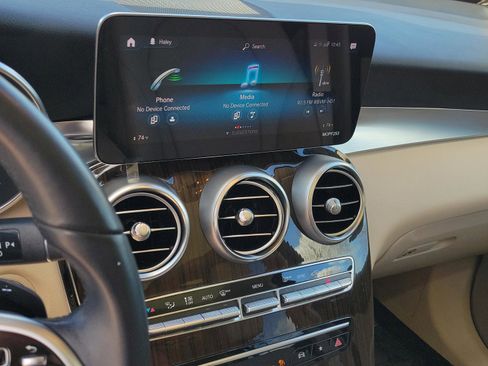 Used 2022 Mercedes-Benz GLC 300 image 31